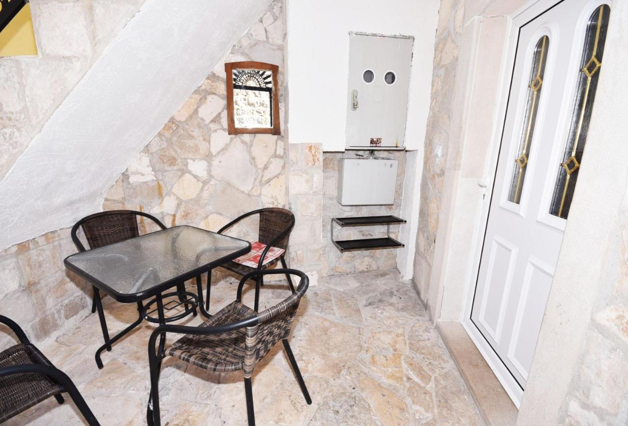 Vila Kula 1830 Apartments ヘルツェグ・ノヴィ エクステリア 写真