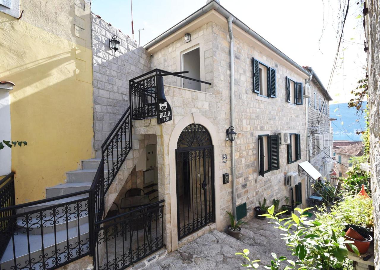 Vila Kula 1830 Apartments ヘルツェグ・ノヴィ エクステリア 写真