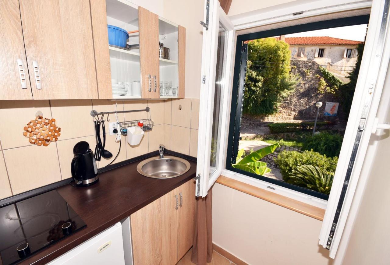 Vila Kula 1830 Apartments ヘルツェグ・ノヴィ エクステリア 写真