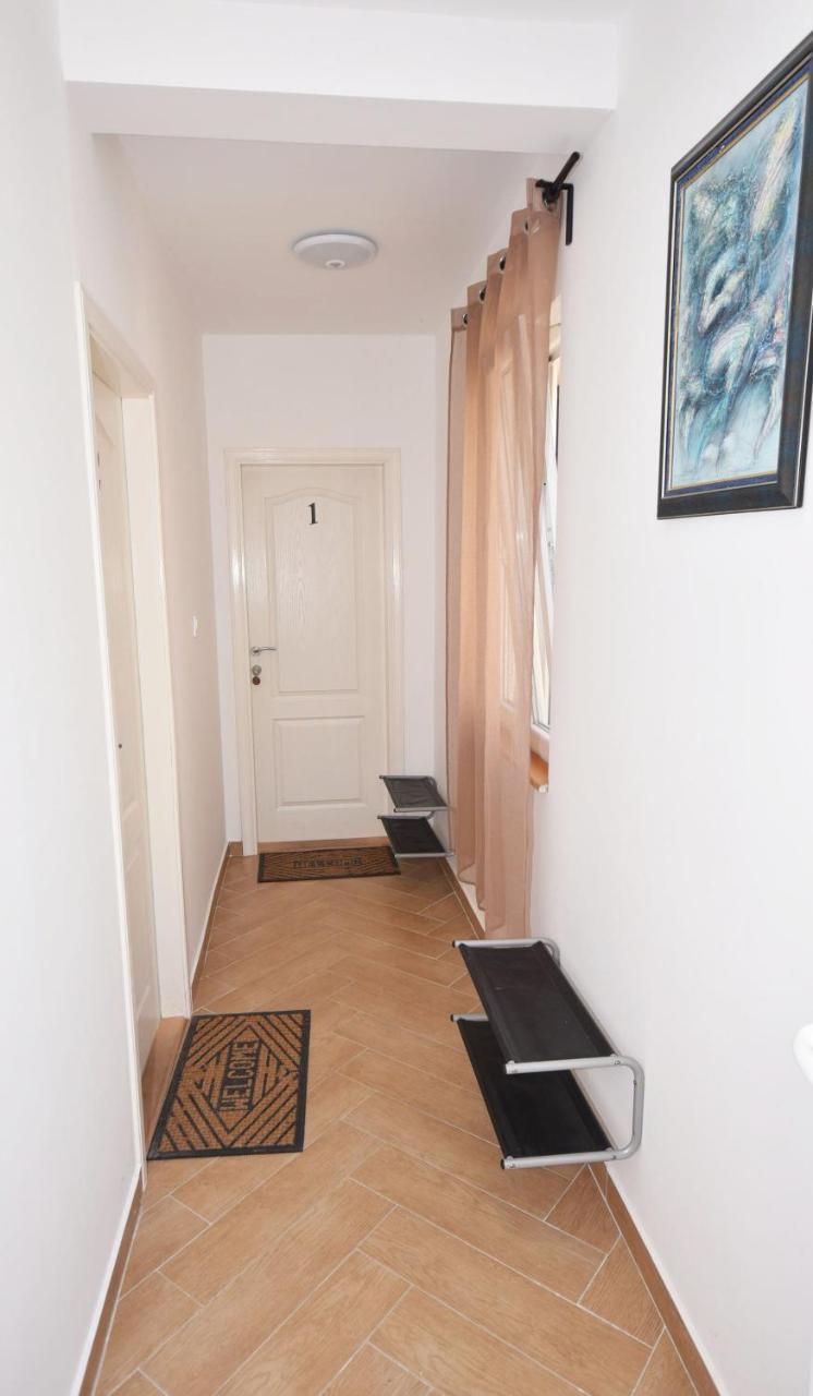 Vila Kula 1830 Apartments ヘルツェグ・ノヴィ エクステリア 写真