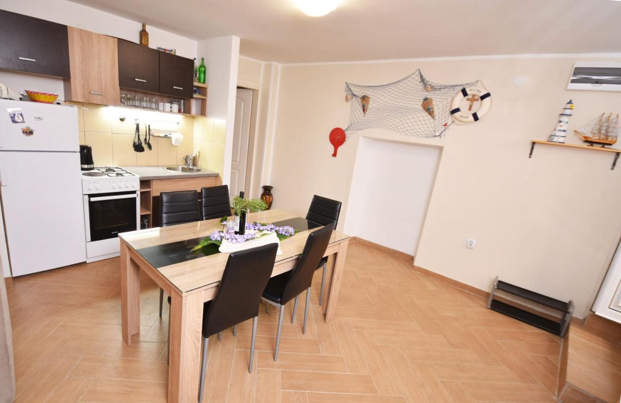 Vila Kula 1830 Apartments ヘルツェグ・ノヴィ エクステリア 写真